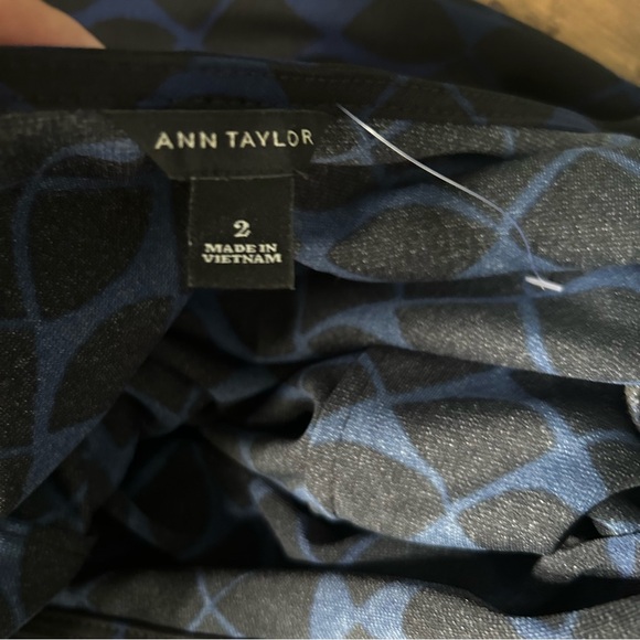 Ann Taylor Women’s Black blue geometric rint True Wrap Dress 3/4 Sleeve size 2 - Picture 6 of 6